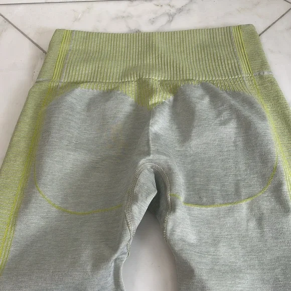 Gymshark womens crop leggings gray and lime green/yellow with contour stitching - Picture 7 of 9
